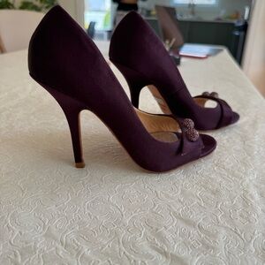 Badgley Mischka Heels 5.5 Deep Purple satin Rhinestone open Toe
